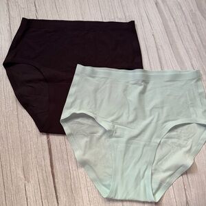 New CHANTELLE 2644 Set Of 2 Soft Stretch Seamless Hipster Panty One size